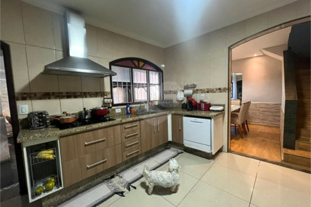 Casa com piscina disponivel para venda com 250m² - Jardim Paris / SP