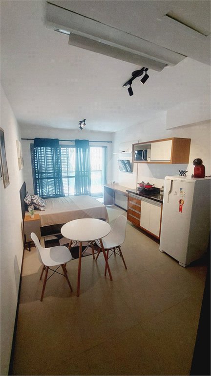 Studio com 27,61 m² a venda na Consolação com sacada