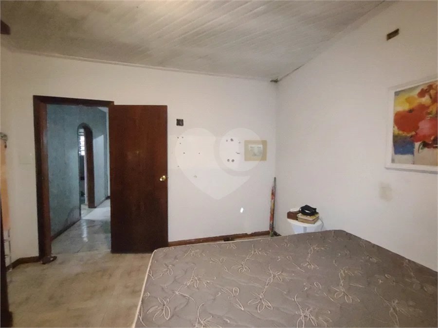 Casa Térrea de Esquina à Venda no Parque Vitória – Excelente Potencial!