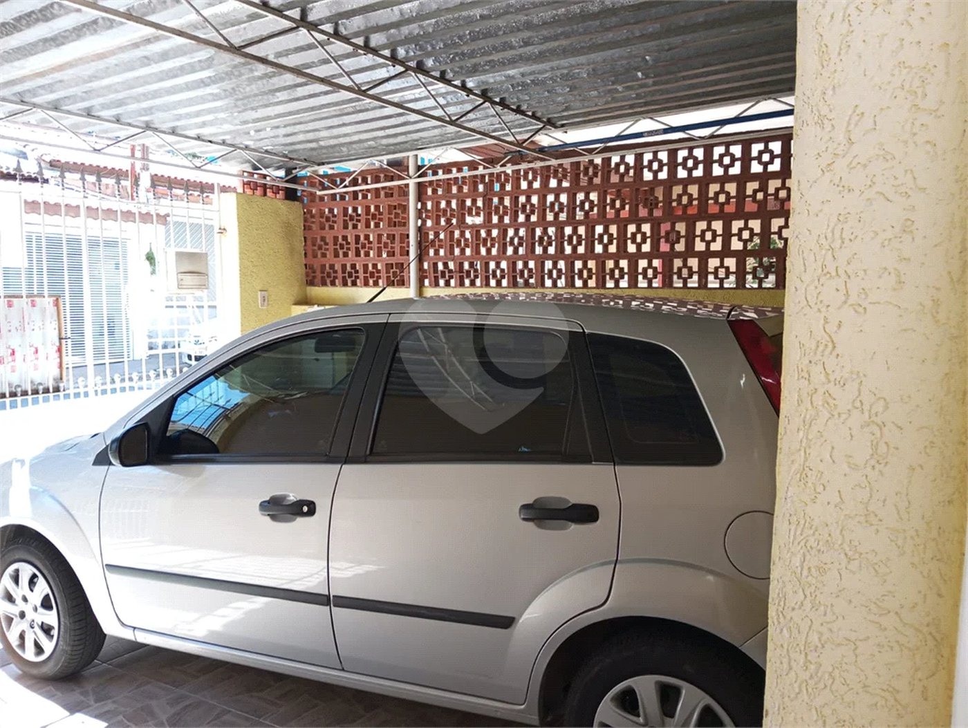 Terreno á venda com 2 casas na Vila Rosália, Guarulhos, SP.