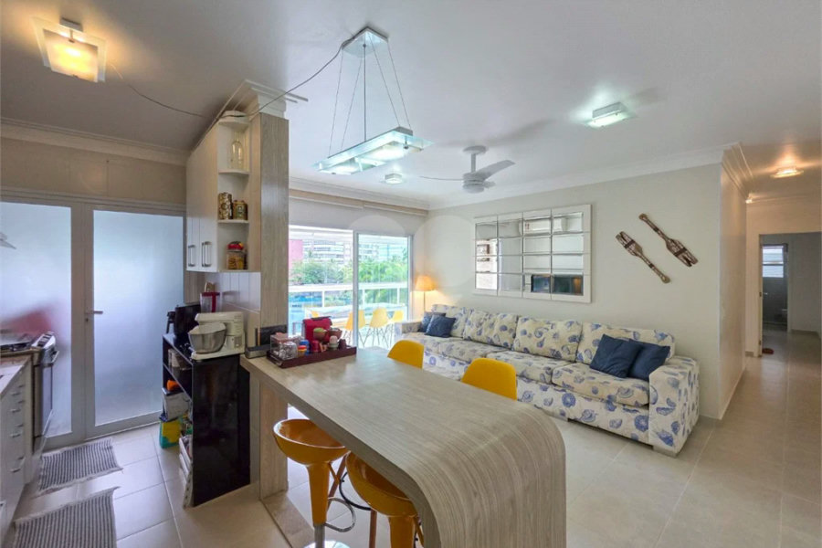 Apartamento à venda com 3 quartos, sendo 1 suíte,  em Riviera de São Lourenço, Bertioga, SP