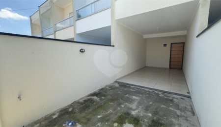 Sobrado à venda com 2 suítes em Jardim Nely, Indaiatuba, SP