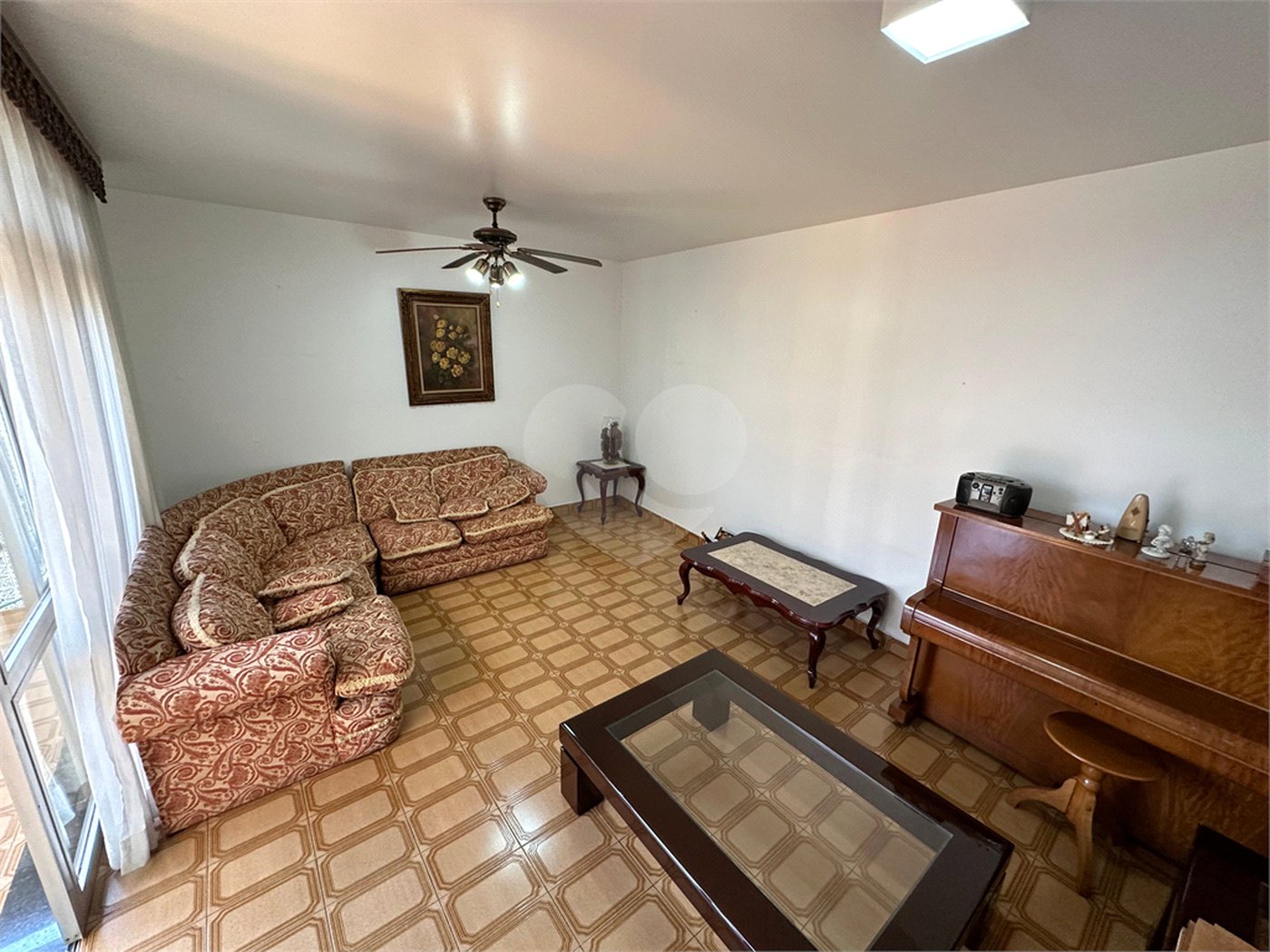 Casa à Venda no Bosque da Saúde com 271m², 3 Dormitórios, 1 Suíte e 4 Vagas