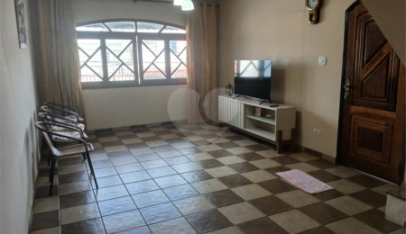 Casa à venda com 4 quartos, sendo 1 suíte, em Jardim Rosa de Franca, Guarulhos, SP