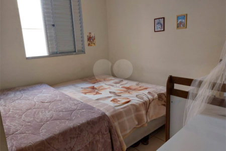 Apartamento no Condomínio Mont Vernon .