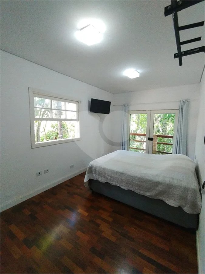 Chácara 3 Dormitórios, Suíte, Vaga. Mairiporã