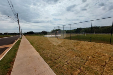 Terreno para venda, dispondo de 251,00 m² .