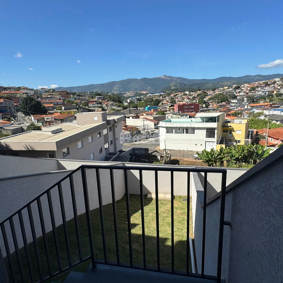 Casa à Venda no Jardim Imperial – Vista para a Pedra Grande, Atibaia/SP