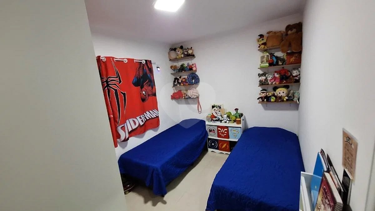 Casa de 2 quartos em Rua Orange, Vila Luzita, Santo André - Venda!