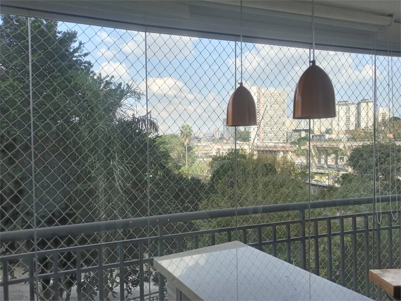 Apartamento 3 dormitórios, região do Campo Belo. Condomínio com laser completo.