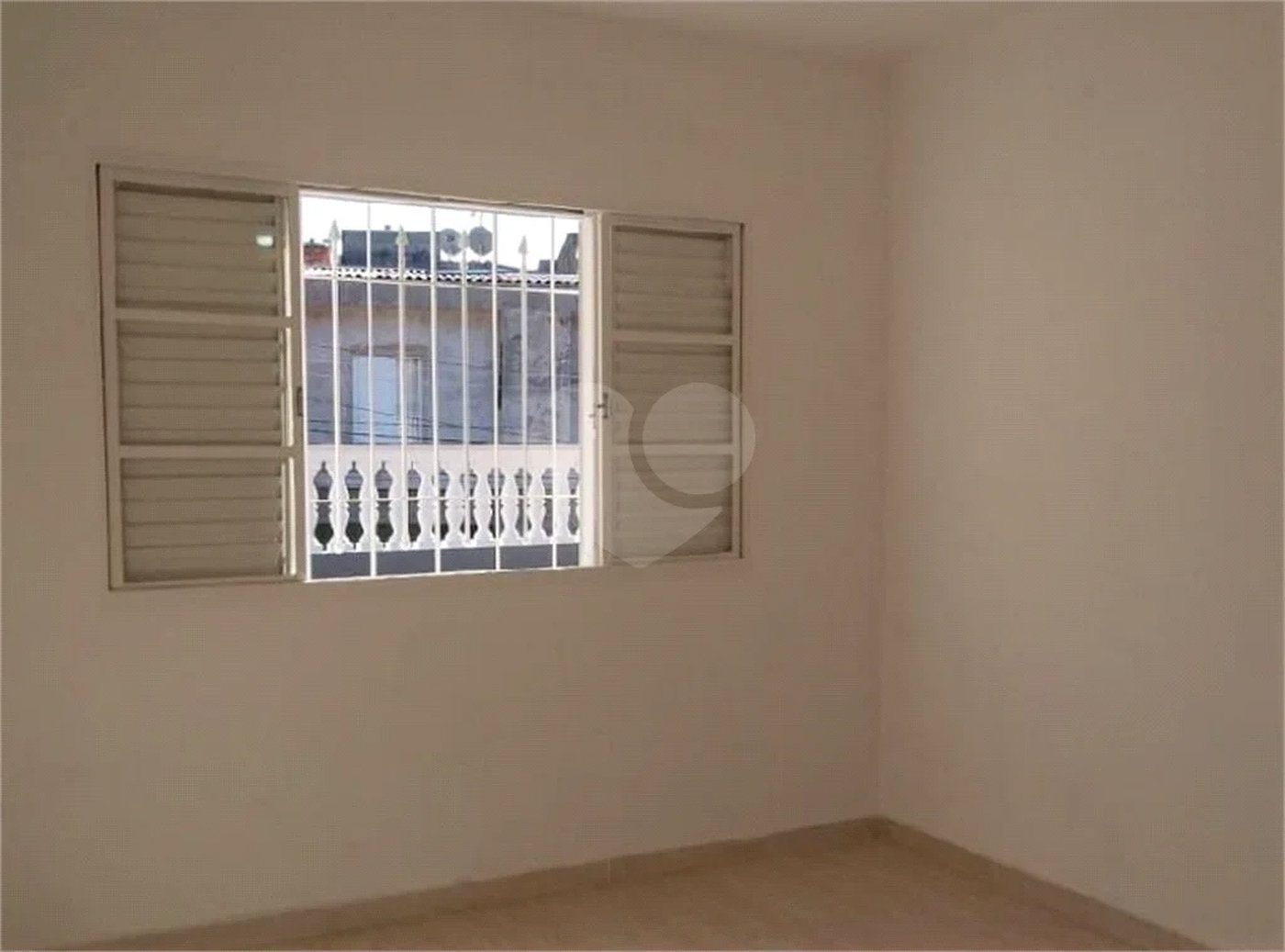 Imóvel para você investidor com 2 casas independentes a 500 metros do metrô São Lucas