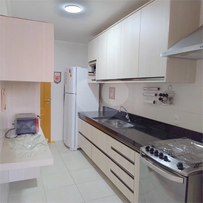 Apartamento em Atibaia com 2 dormitórios (1 suíte), 2 vagas de garagem, elevador, salão de festas, excelente localização
