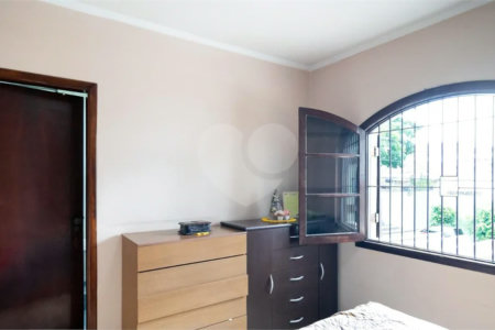 Casa para venda e locação no Campo Belo de 120M² com 3 dormitórios, 1 suíte e 3 vagas