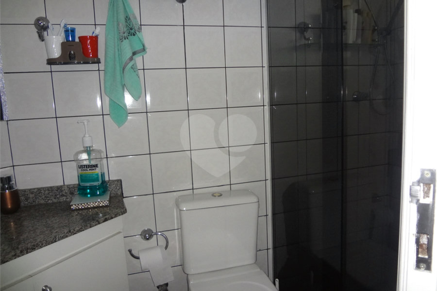 COBERTURA COM PISCINA E CHURRASQUEIRA NA CASA VERDE.