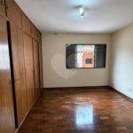 Excelente Casa de Esquina na Vila Monteiro – Oportunidade para Moradia ou Comércio