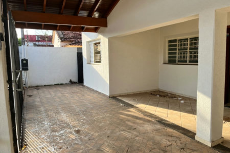 Casa para alugar com 4 quartos, sendo 2 suítes, no Centro, Três Lagoas, MS