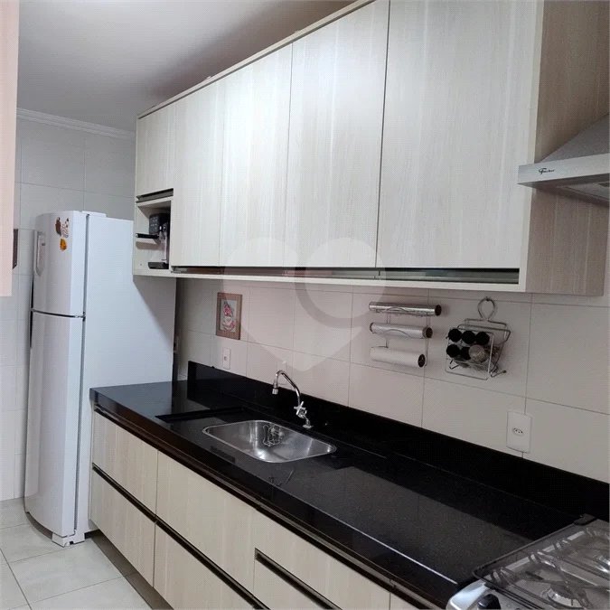 Apartamento em Atibaia com 2 dormitórios (1 suíte), 2 vagas de garagem, elevador, salão de festas, excelente localização