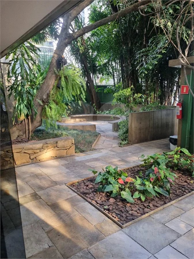 Apartamento 45m2 com 2 dormitórios e vaga no Jardins