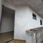 Casa térrea à venda no Douradinho com 2 quartos e edícula com mais dois quartos e 2 banheiros.