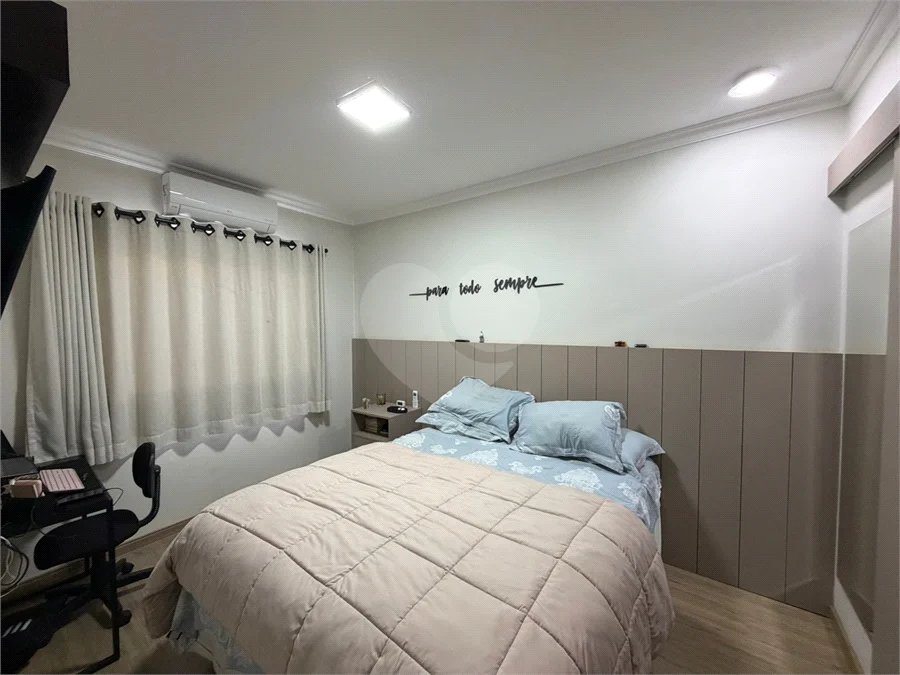 Casa à Venda no Santa Terezinha com 3 Dormitórios, Churrasqueira e Garagem para 2 Carros