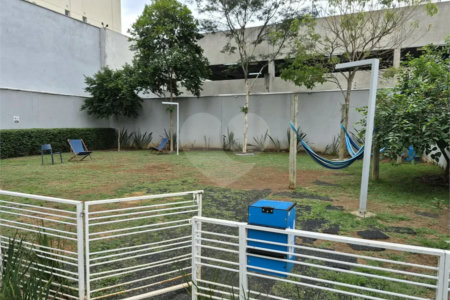 Oportunidade na Vila Leopoldina!! Apartamento com dois dormitórios, sendo uma suíte, dois banheiros, e com duas vagas.
