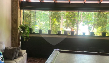 Casa à venda com 3 quartos, sendo 1 suíte,  em Jardim Pinheiros, São Paulo, SP