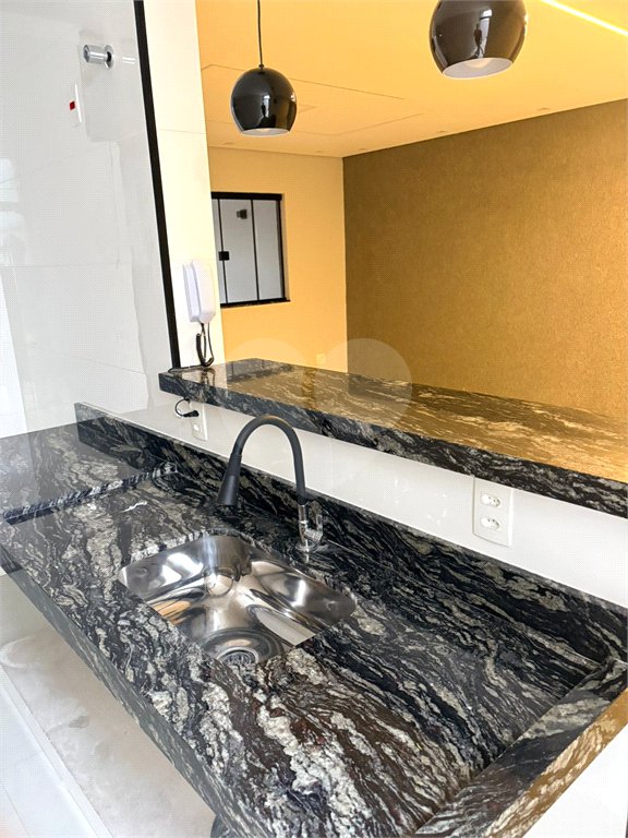 Casa no Conjunto Habitacional Dom Constantino á venda.