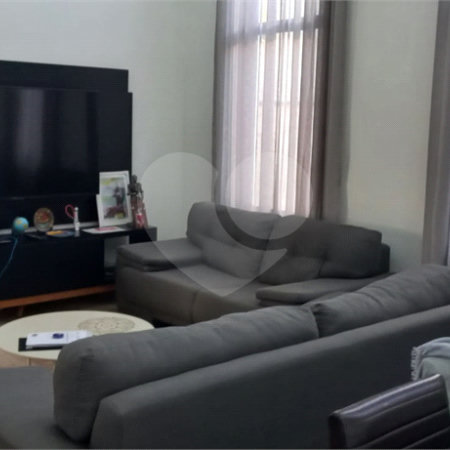 Luxuoso Sobrado com 4 Suítes
