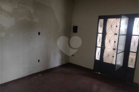CASA COM DOIS ANDARES SEPARADOS A VENDA NO JARDIM LIMOEIRO, COM 139M²