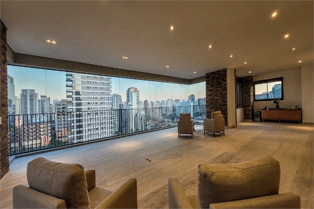 Apartamento à venda com 3 suítes em Vila Nova Conceição, São Paulo, SP