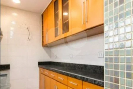 Casa com 203m² , 4 dormitórios , sendo 3 suítes , 2 vagas , à venda na Vila Formosa.