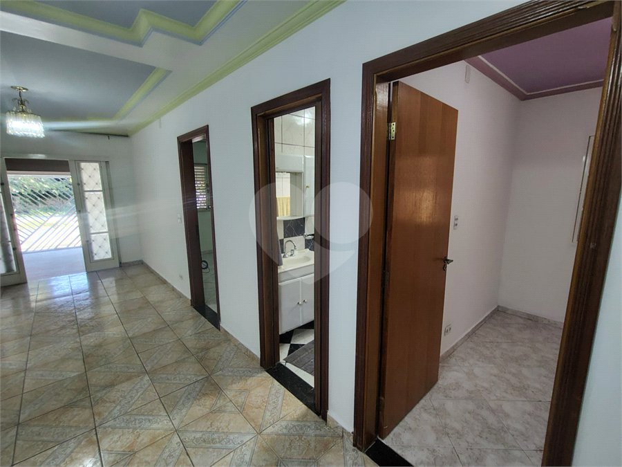 Casa ampla com 3 Quartos e 1 Suíte