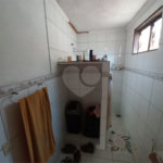 Casa térrea com 2 dormitórios.