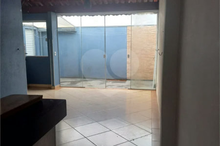 Casa À venda no Moradas II 3 dormitórios