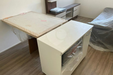 Apartamento mobiliado, novo, com 38m útil, ótima localização REF:903711