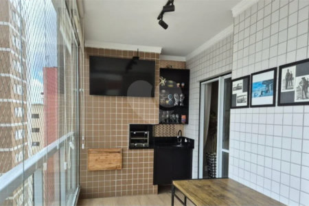 Apartamento reformado de 92 m² no Baeta Neves, com 2 dormitórios, 1 suíte, sala ampliada, área gourmet, 2 vagas, planejados e lazer completo.