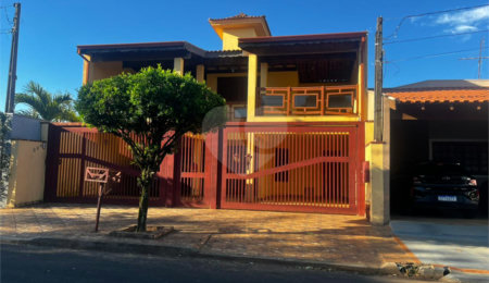 Casa à venda com 3 quartos, sendo 1 suíte, em Parque Fehr, São Carlos, SP