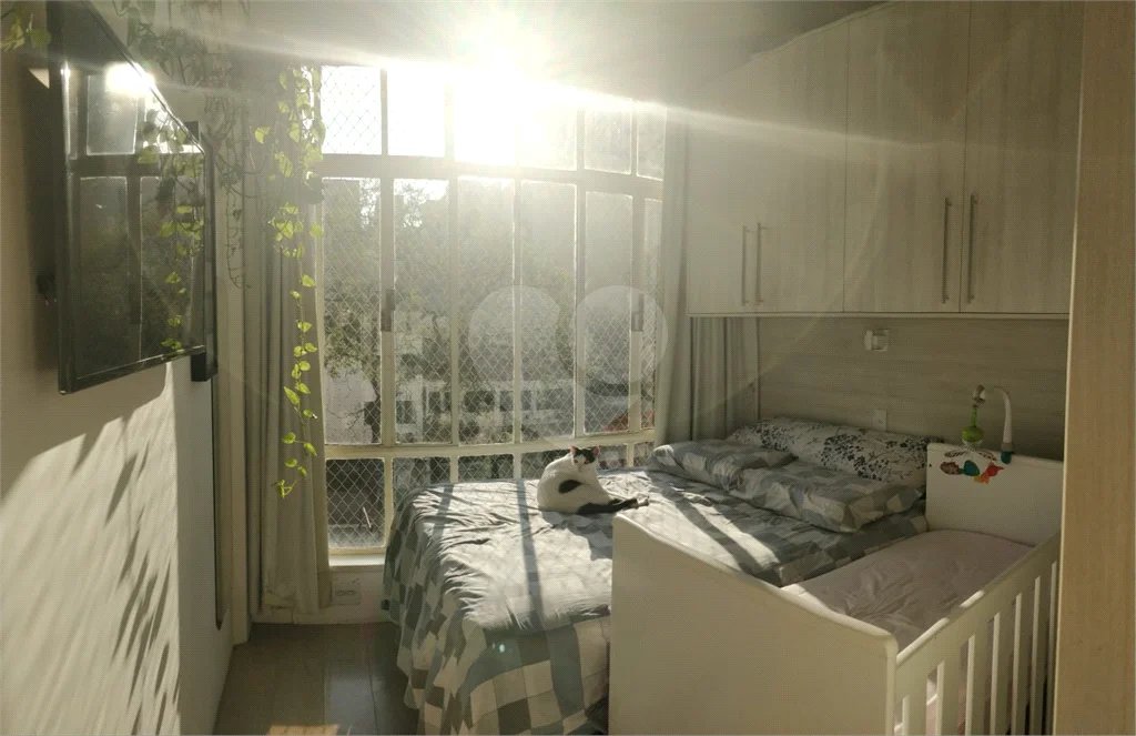 Apartamento e Sala Comercial no centro de São Paulo.