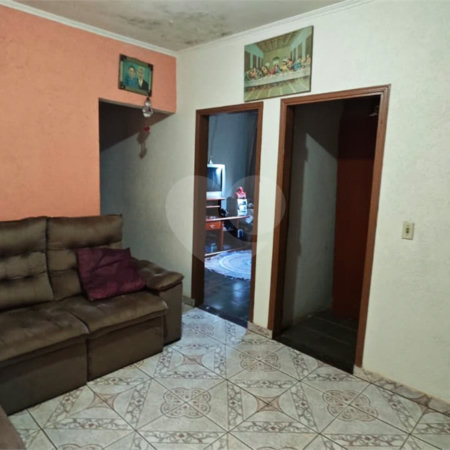 Oportunidade Única no Santa Felícia: Casa 3 dormitórios, Conforto, Espaço de Sobra e a Melhor Localização de São Carlos!