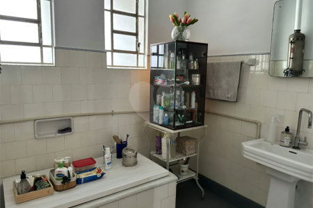 Sobrado à venda na Liberdade, 220 m², 5 dormitórios e 1 vaga, próximo Pq Aclimação, Aceita permuta