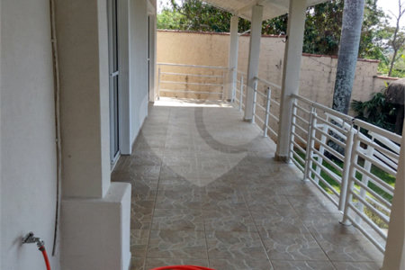 Indaiatuba- Recreio Internacional Viracopos - Terreno com 1000 ms - construido 200 ms - Sobrado com 3 dorms, 1 suite, Ar condicionado nos quartos e sala, cozinha com armários, cooktop, ampla varanda - Quiosque com churrasqueira e piscina , playground, garagem, deposito - R$ 1.500.000,00 - não ace