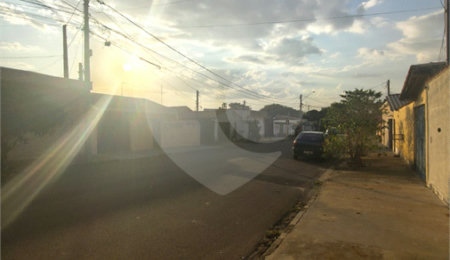 Casa à venda com 3 quartos, sendo 1 suíte,  em Jardim São Carlos 5, São Carlos, SP