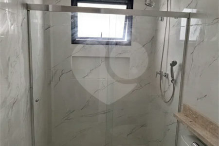 Casa com 3 suítes, piscina e área gourmet em terreno de 360m²