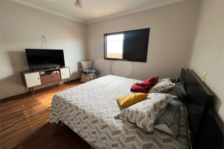 Casa a venda com 5 quartos em São Carlos