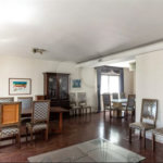 Este elegante apartamento em Higienópolis oferece 224m² de área muito bem distribuída, perfeito para quem valoriza conforto