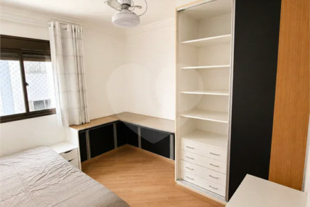 Excelente apartamento à venda na Vila Reg. Feijó