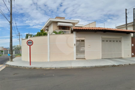 Casa para venda no Planalto Paraíso.