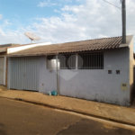 Casa térrea para venda, com 2 dormitórios.