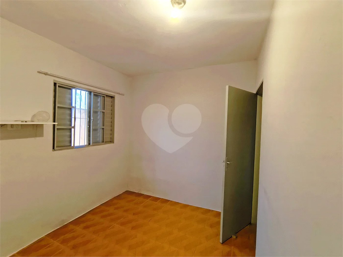 Casa Térrea para Venda – Bairro Vila Avaí, Indaiatuba - com 02 quartos- 01 banheiro-sala -cozinha-quintal e garagem 0 1carro