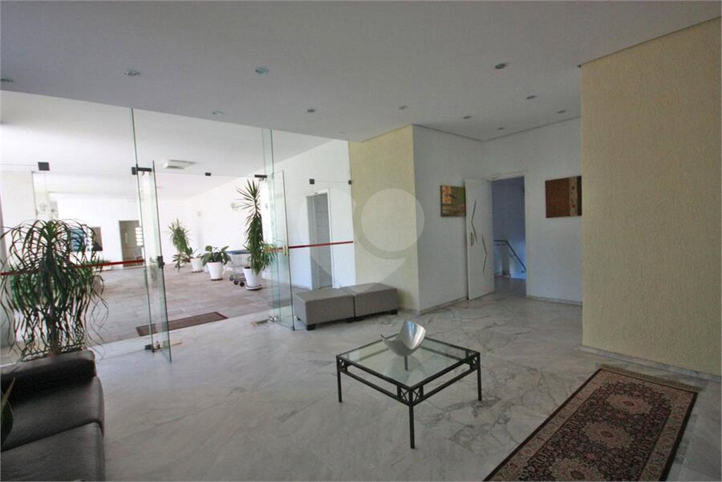 Apartamento próximo ao Metro com 03 dormitórios e 01 Suíte, 2 vagas á venda na Vila Mariana!
